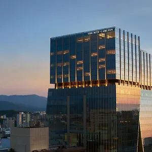 The Ritz-carlton Fukuoka Hotel